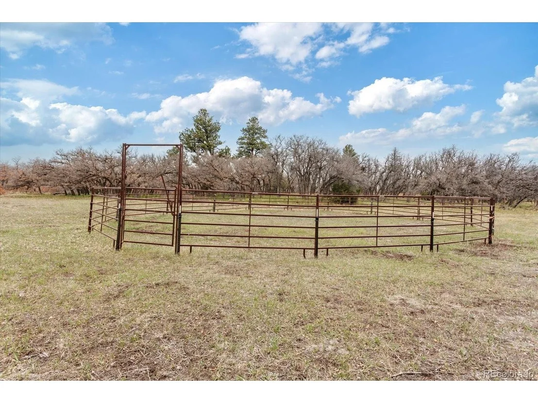 Photo of 1423 County Road 192