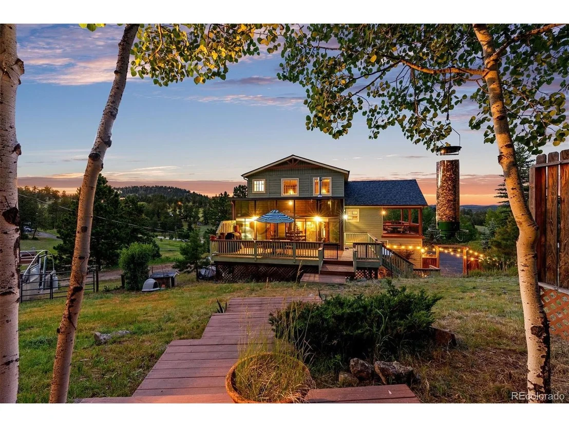 Photo of 576 Bluebird Ln