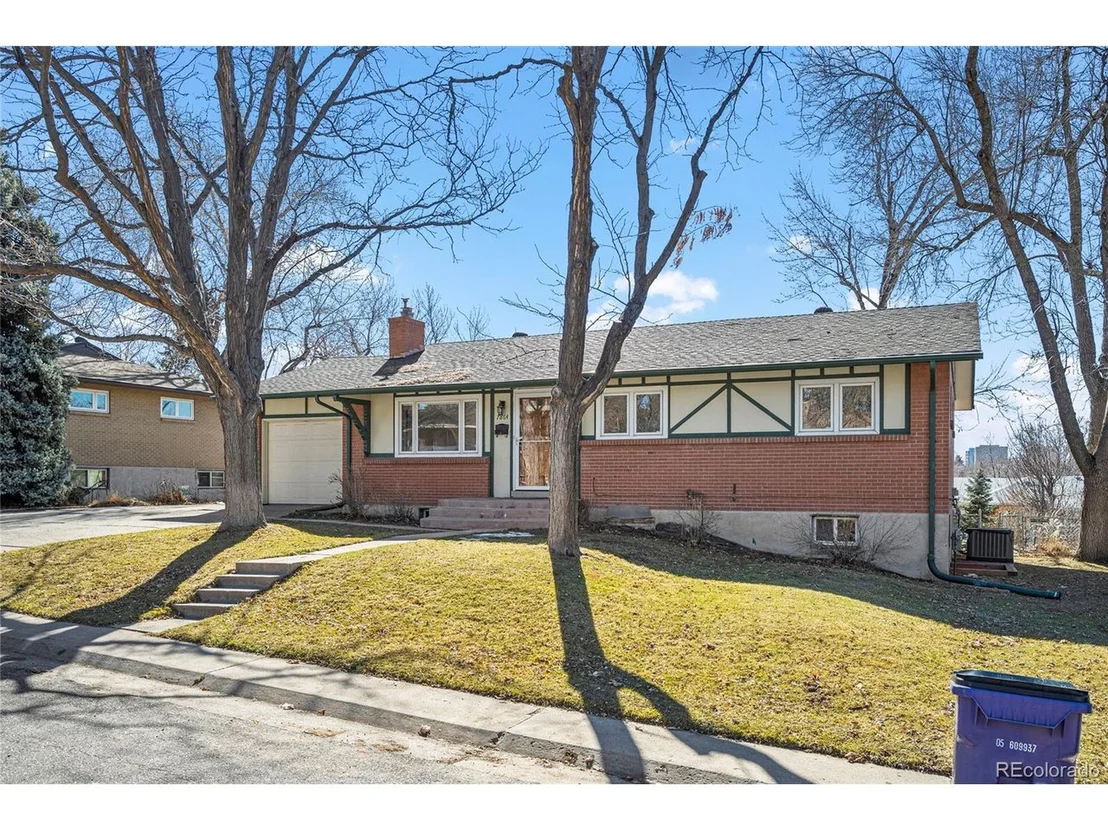 Photo of 7864 Hampden Cir E