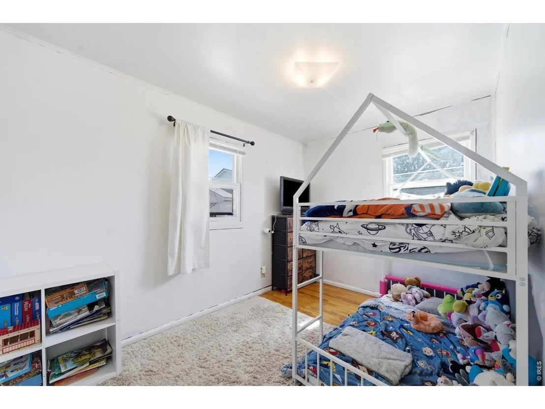 Photo of 2316 6th Ave