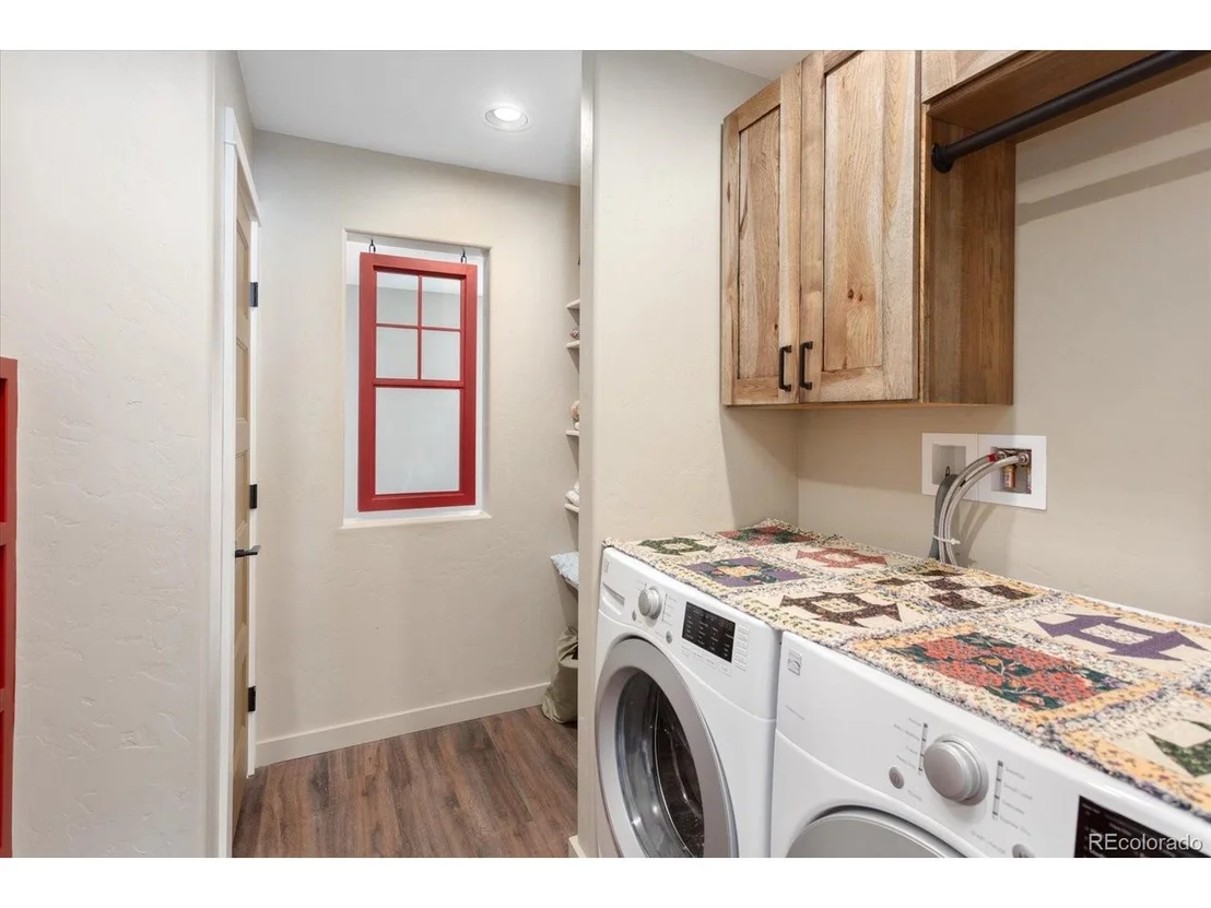 Photo of 539 W 2nd St