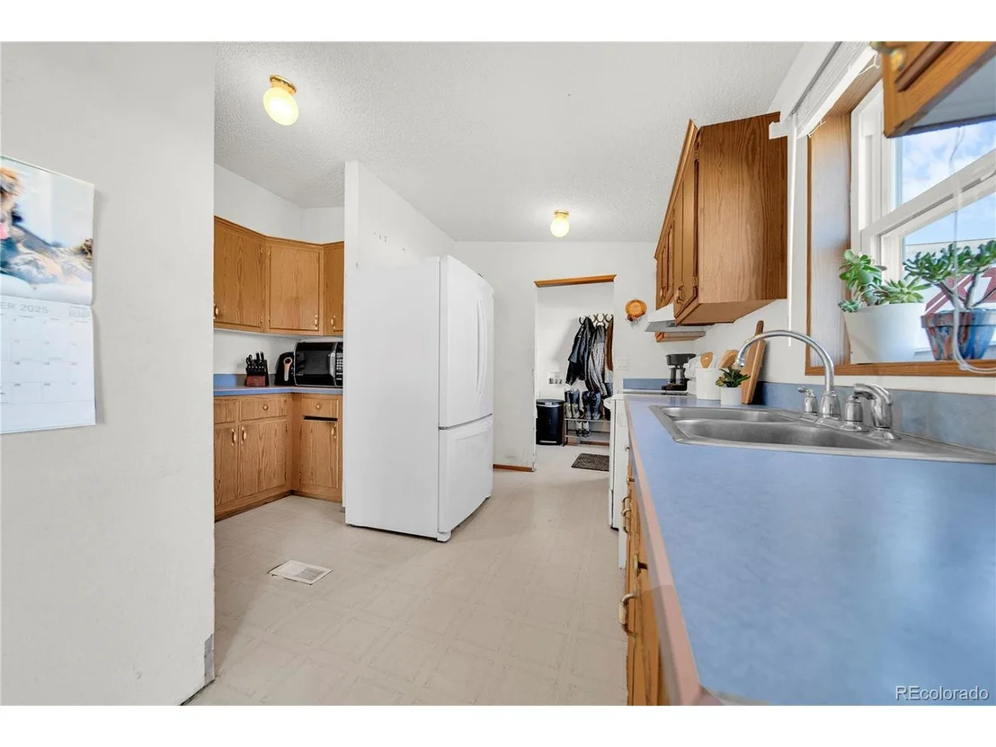 Photo of 15960 Homecrest Cir