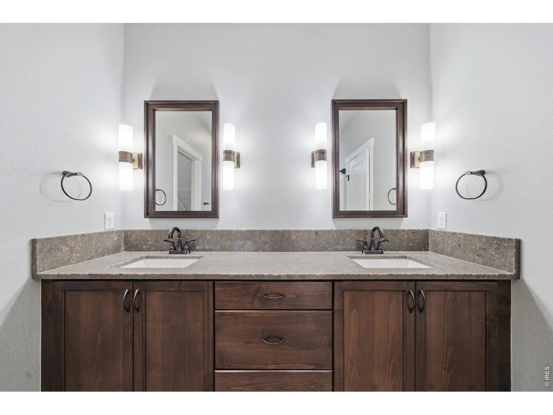 Photo of 347 Linden Oaks Dr