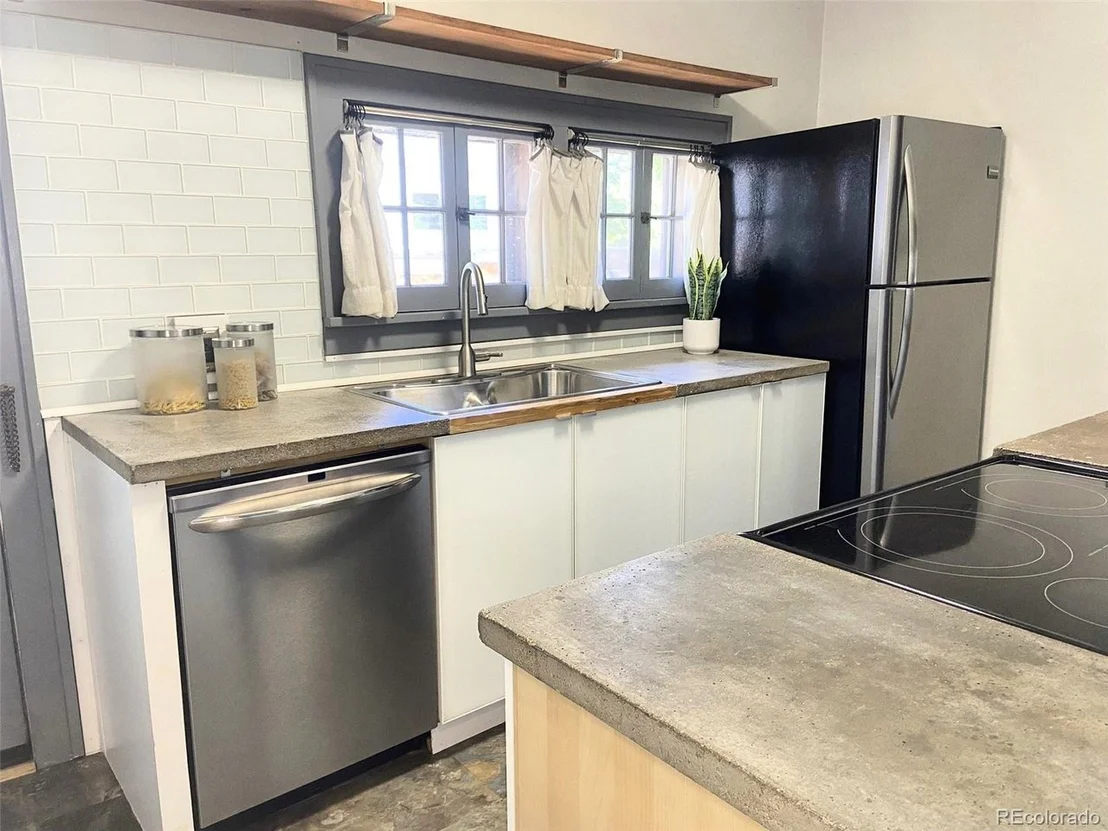 Photo of 620 Walnut St