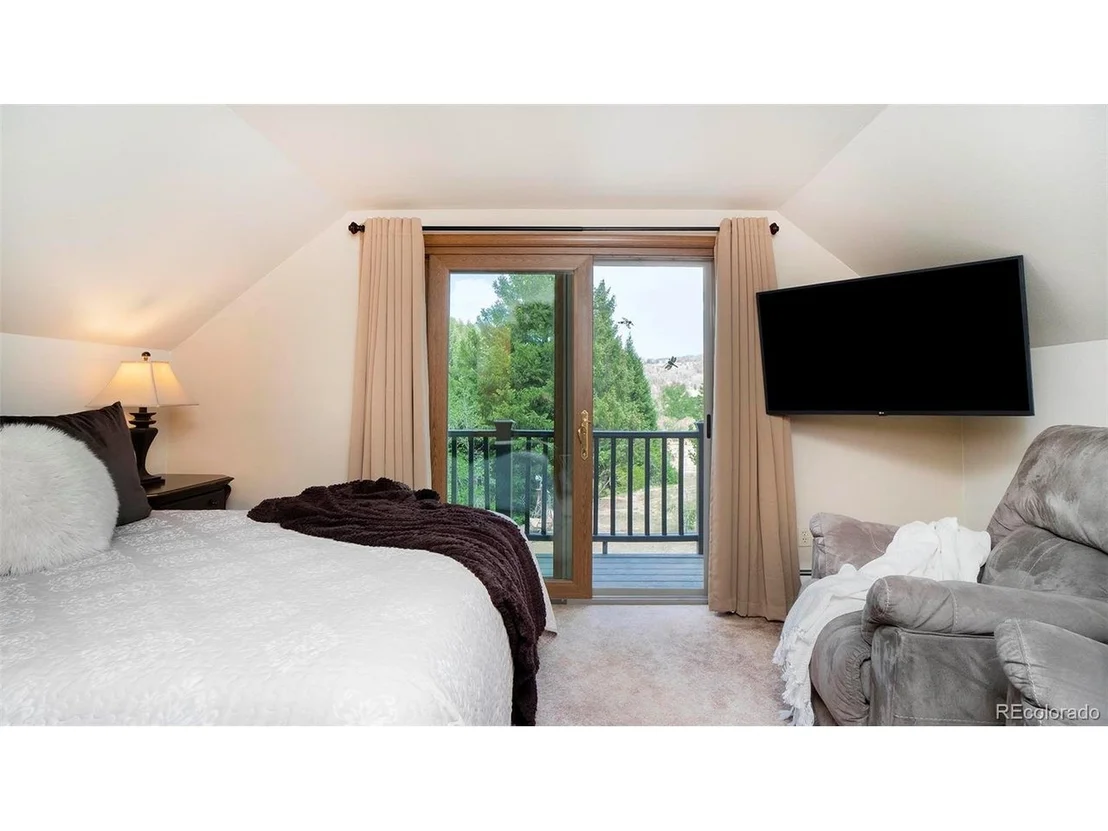 Photo of 1064 Apex Valley Rd