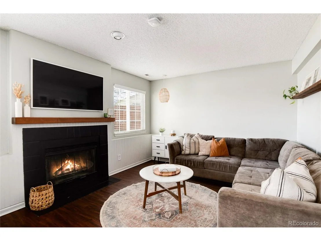 Photo of 250 N Holcomb Cir