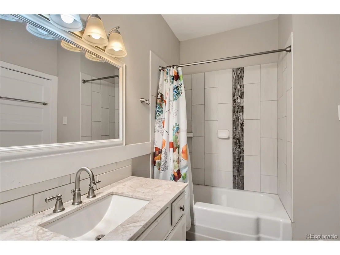 Photo of 5326 Lowell Blvd