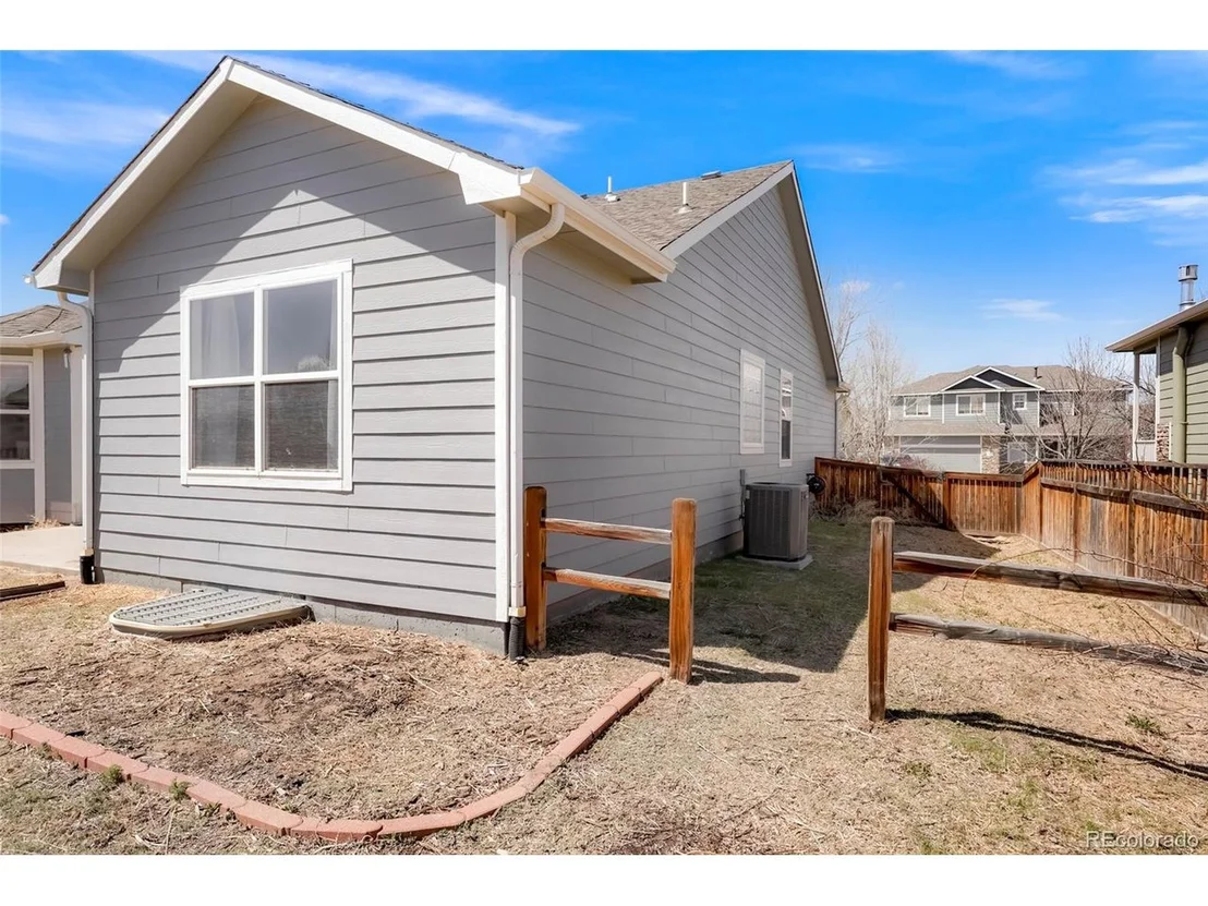 Photo of 1728 Dyer Loop