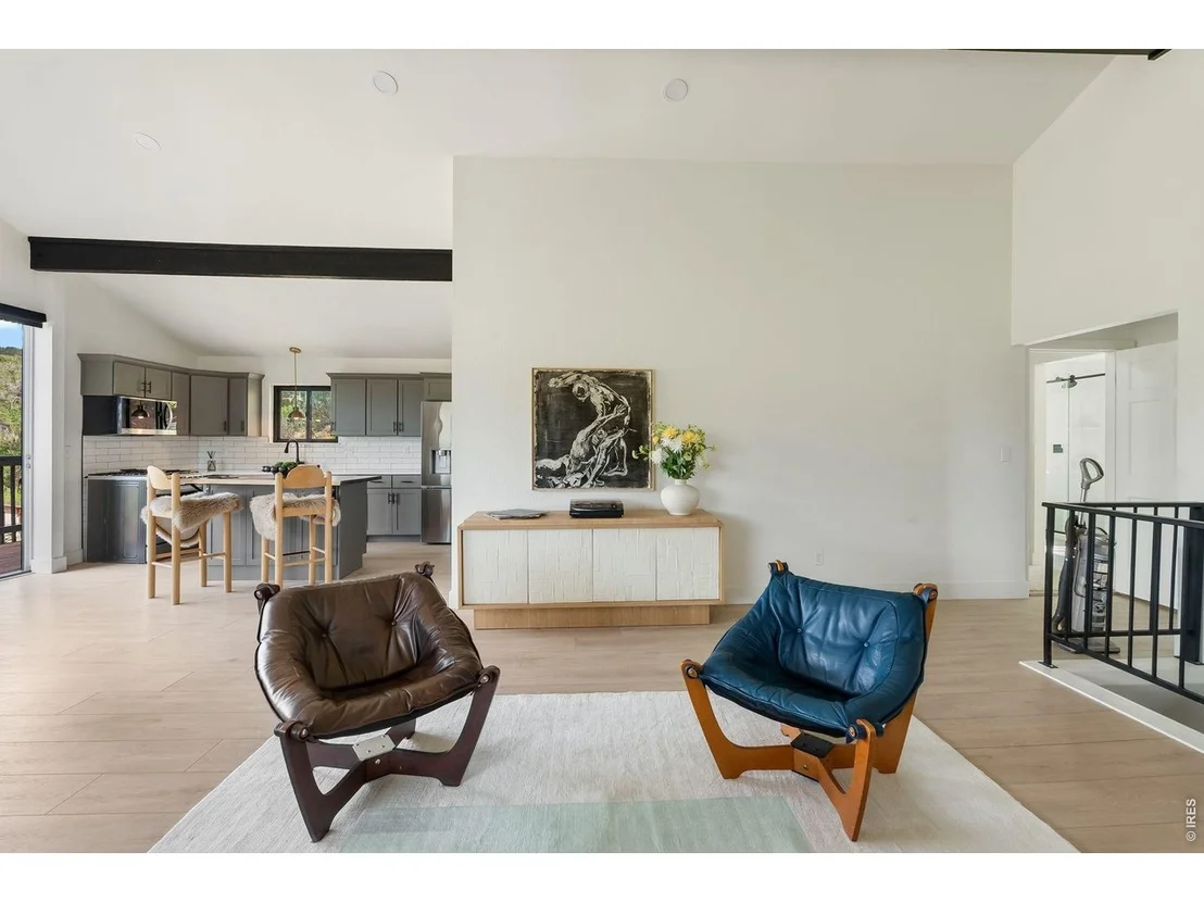 Photo of 926 4th Ave