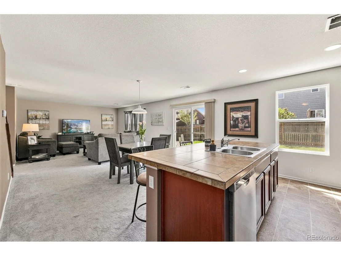 Photo of 875 Lonewolf Cir