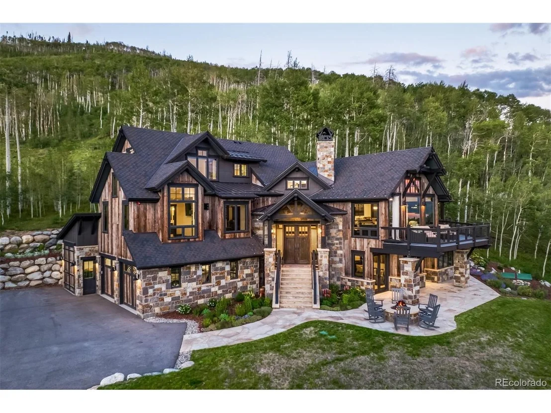Photo of 491 Lakeview Cir