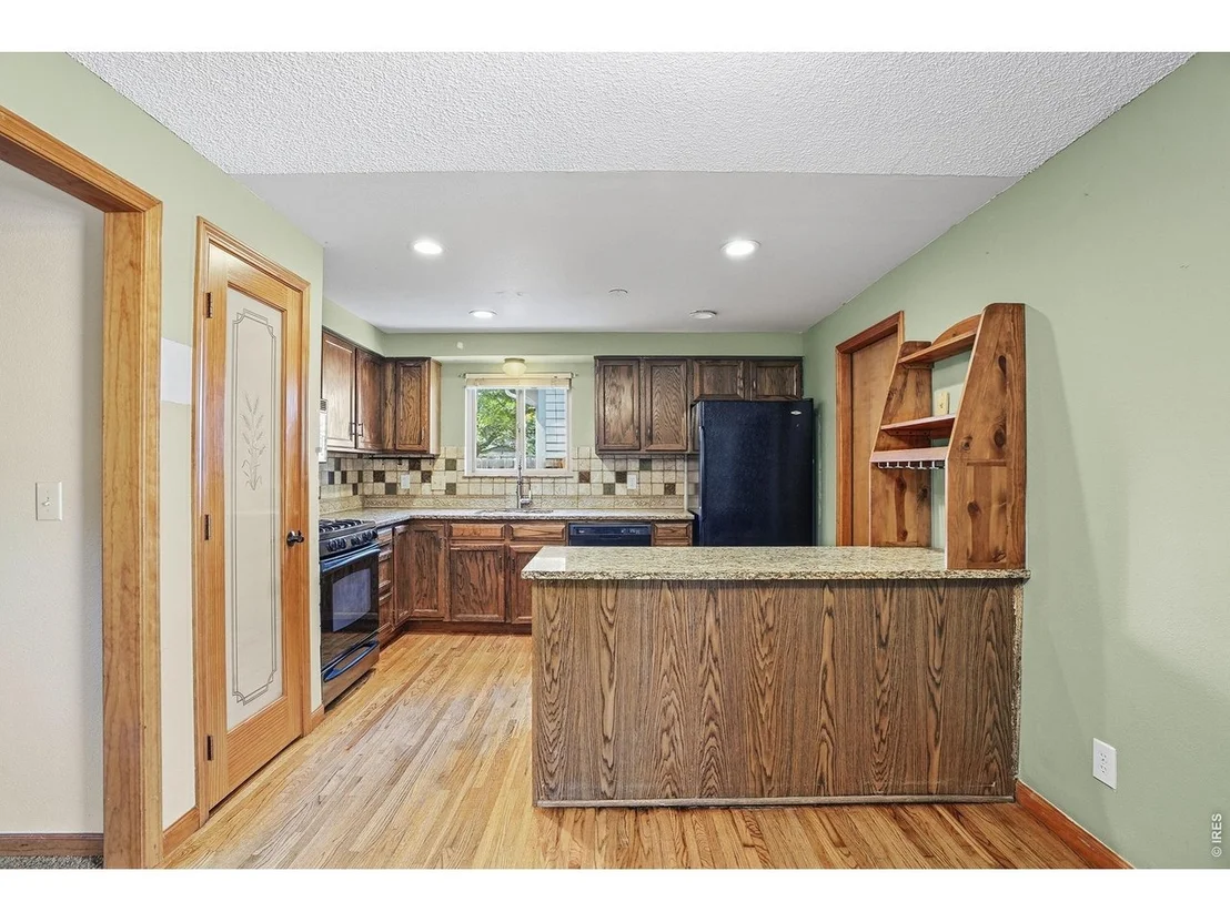Photo of 1689 Geneva Cir