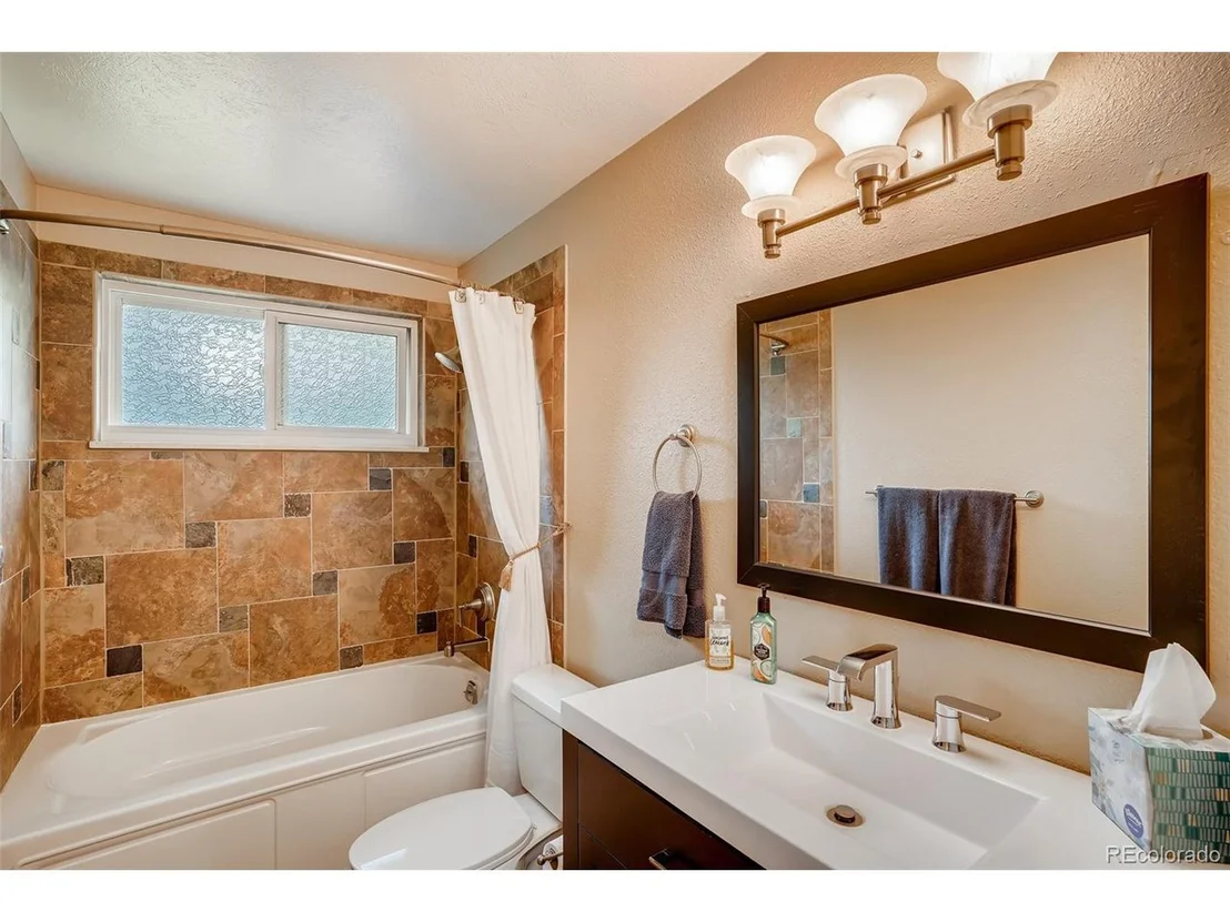 Photo of 303 Helena Cir