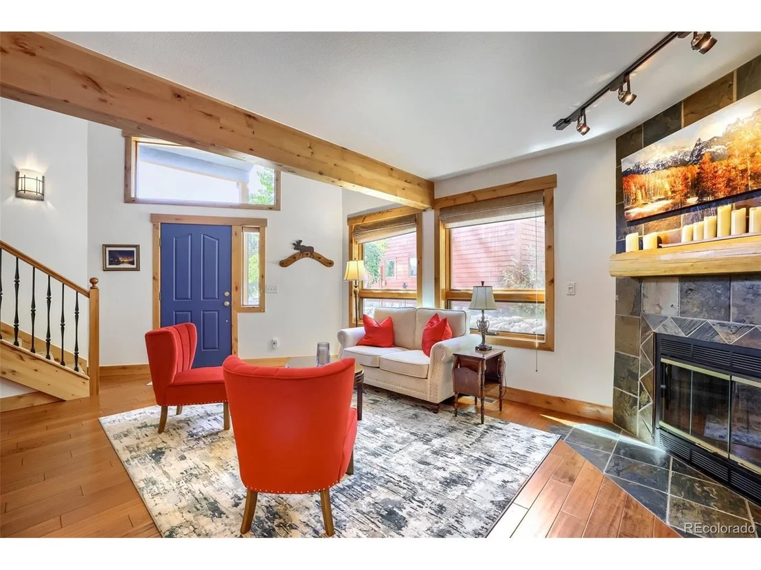 Photo of 460 W Coyote Dr