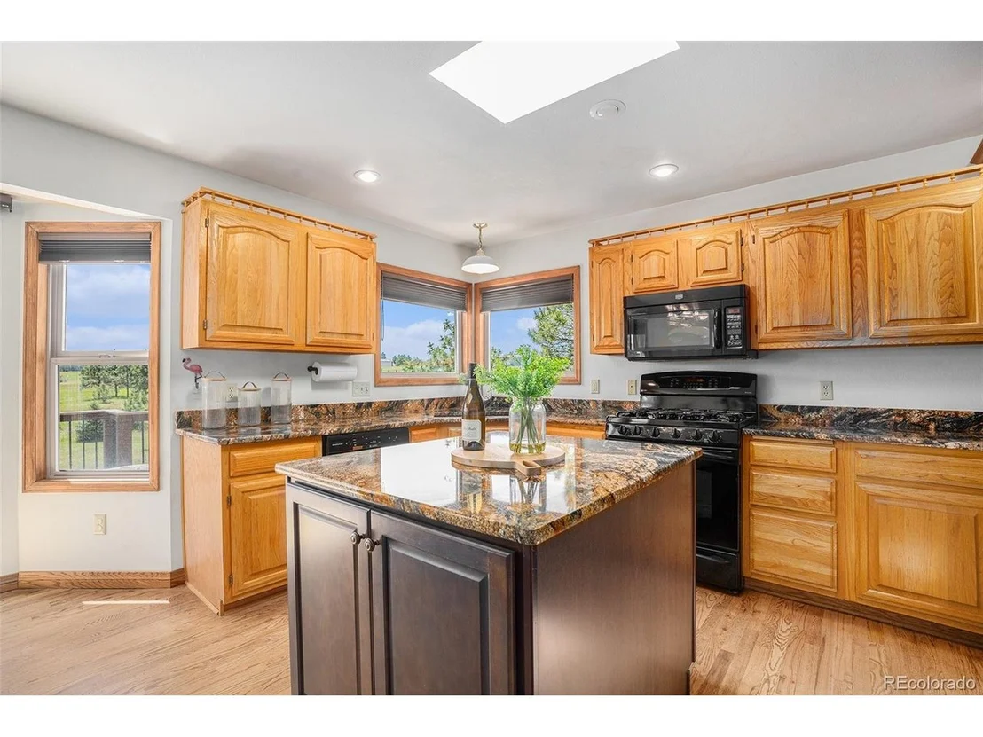 Photo of 2585 Mohawk Way