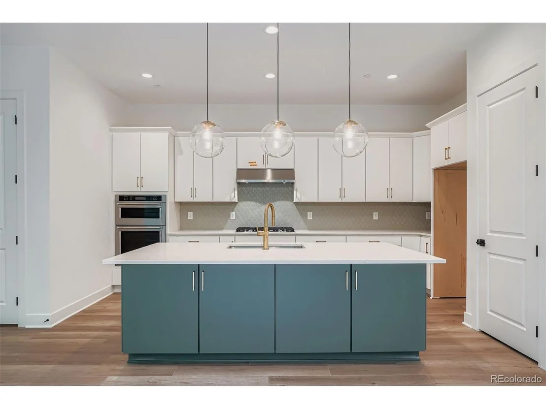 Photo of 948 Promenade Dr