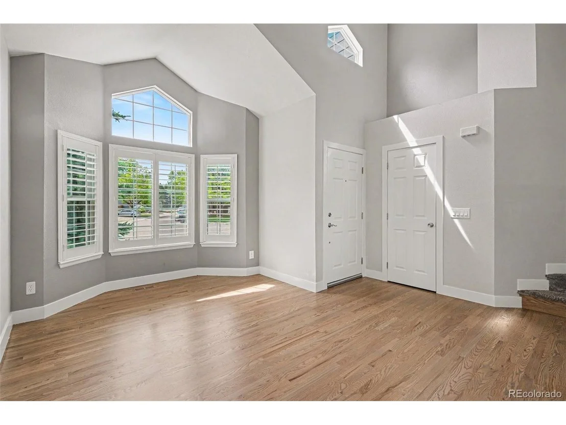 Photo of 995 Garden Dr
