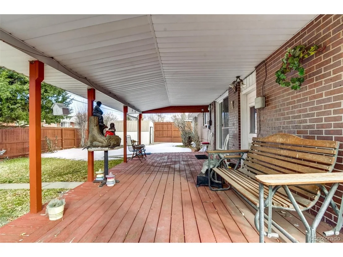Photo of 6043 Field St