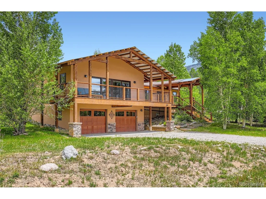 Photo of 674 Summit Dr