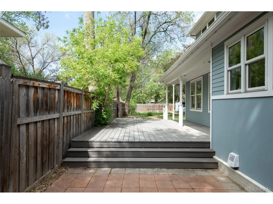Photo of 539 Baker St
