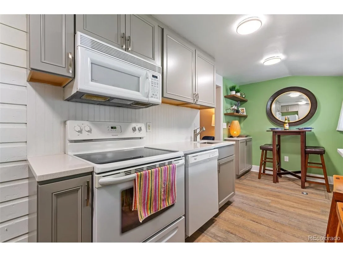 Photo of 4875 Lowell Blvd