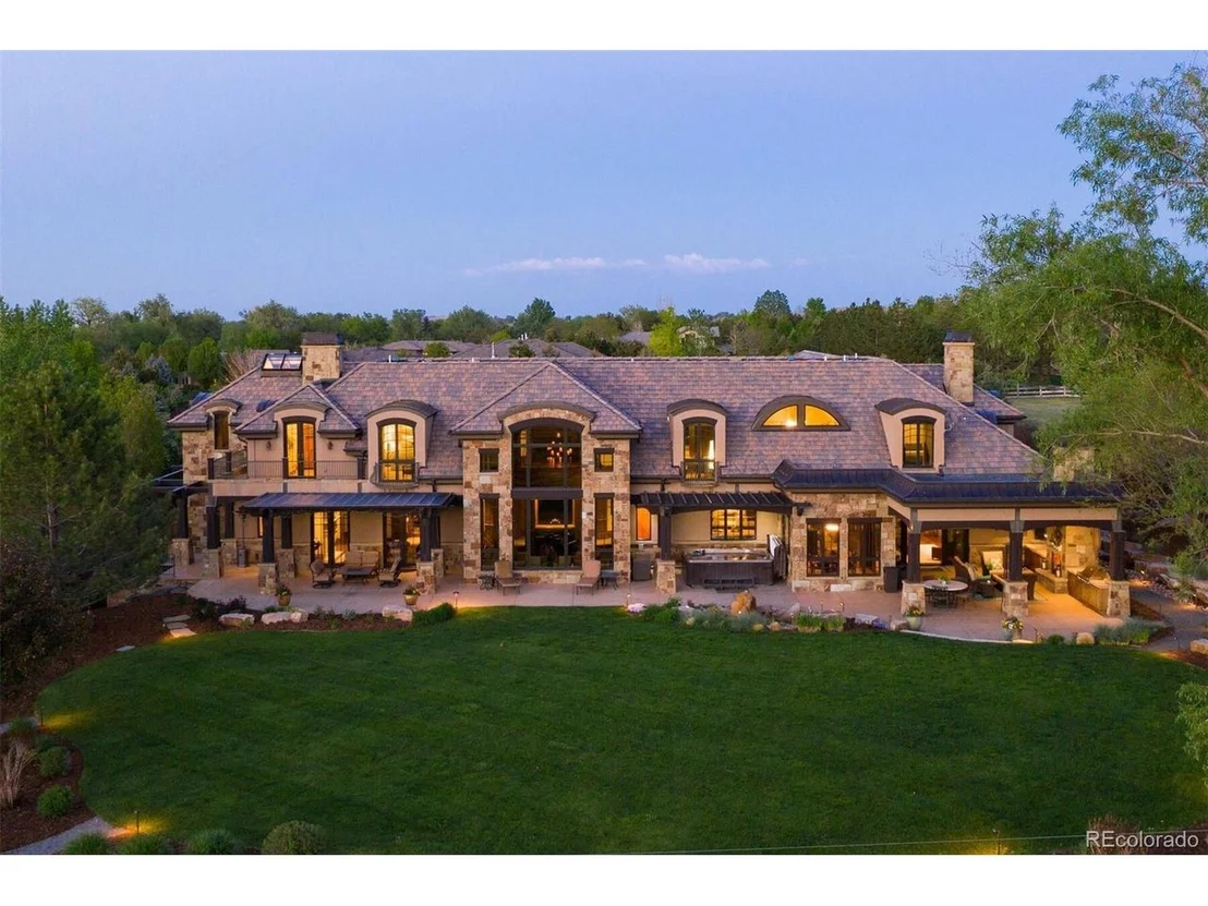 Photo of 8932 Mountain View Ln