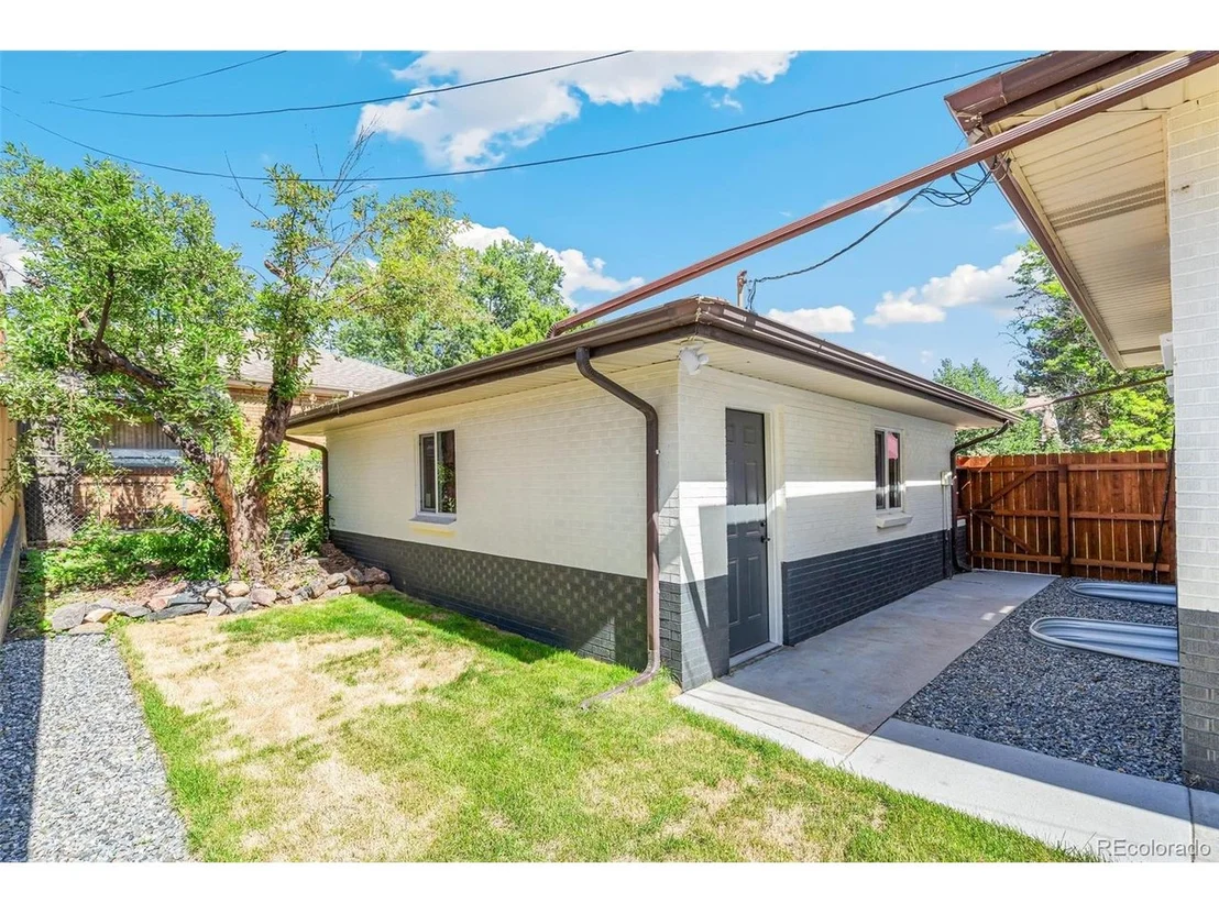 Photo of 3100 W Denver Pl