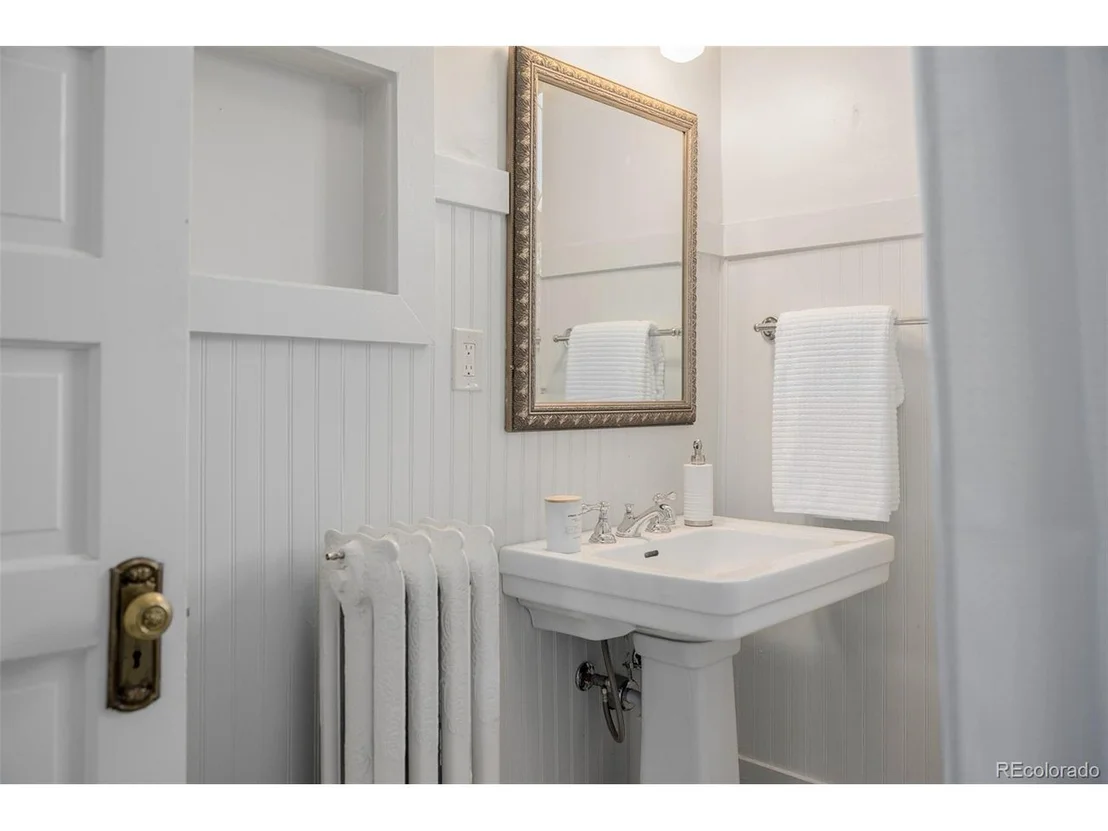 Photo of 2582 Eudora St
