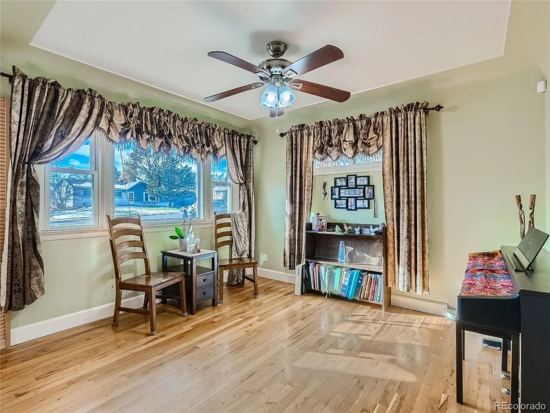 Photo of 2111 Glenfair Dr