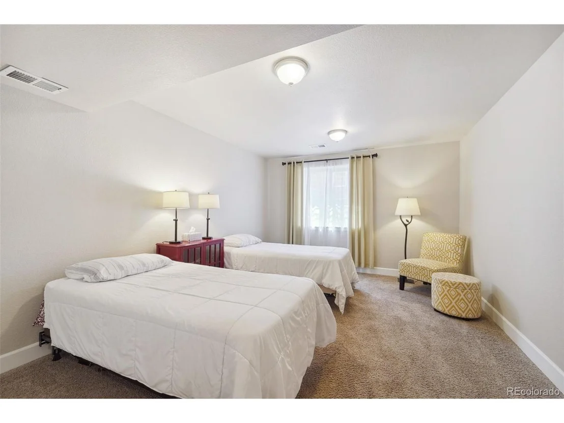 Photo of 1109 Crescent Dr