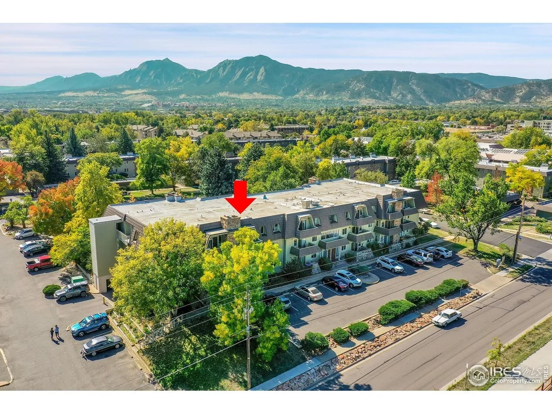 Photo of Unit 303 at 3150 Iris Ave