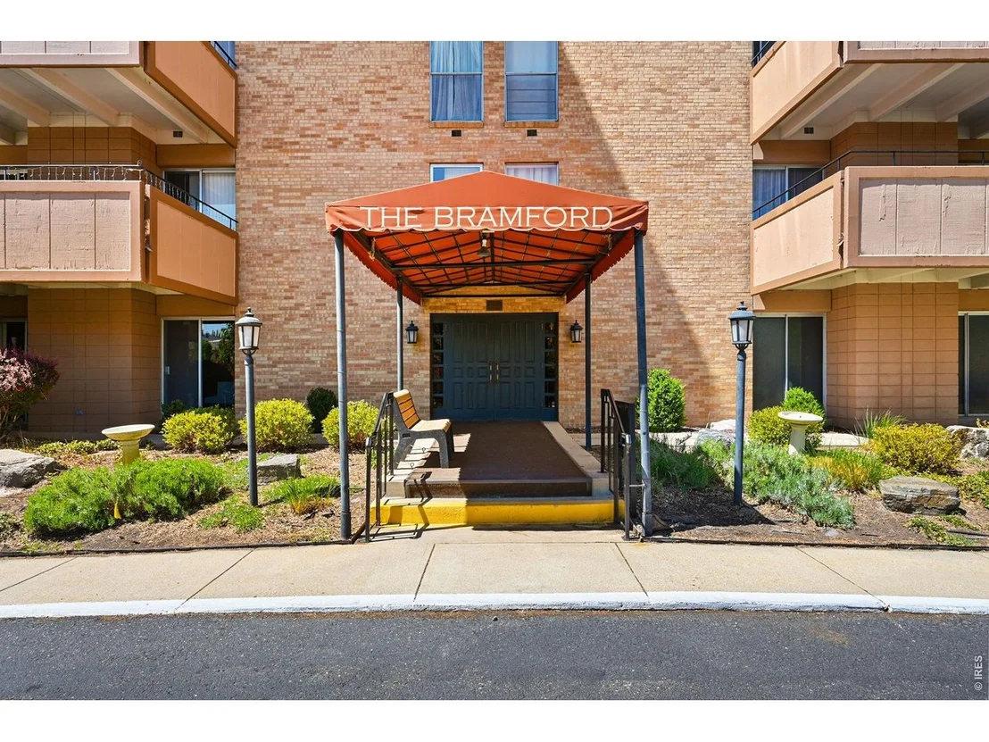 Photo of Unit 409 at 500 Mohawk Dr