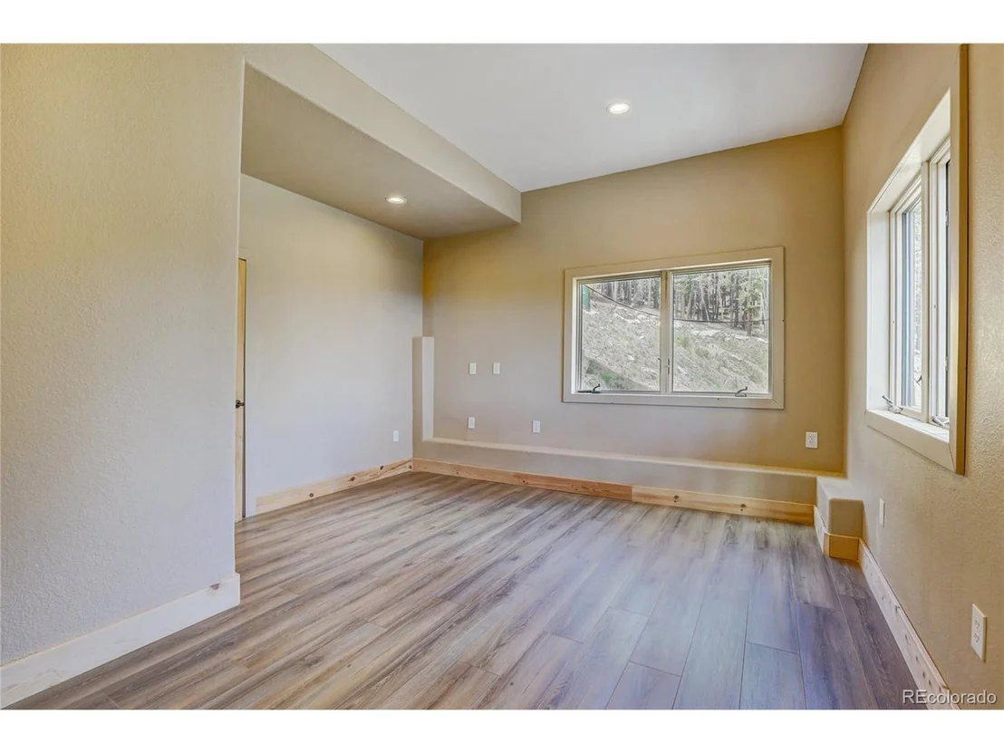 Photo of 449 Squaw Mountain Trl