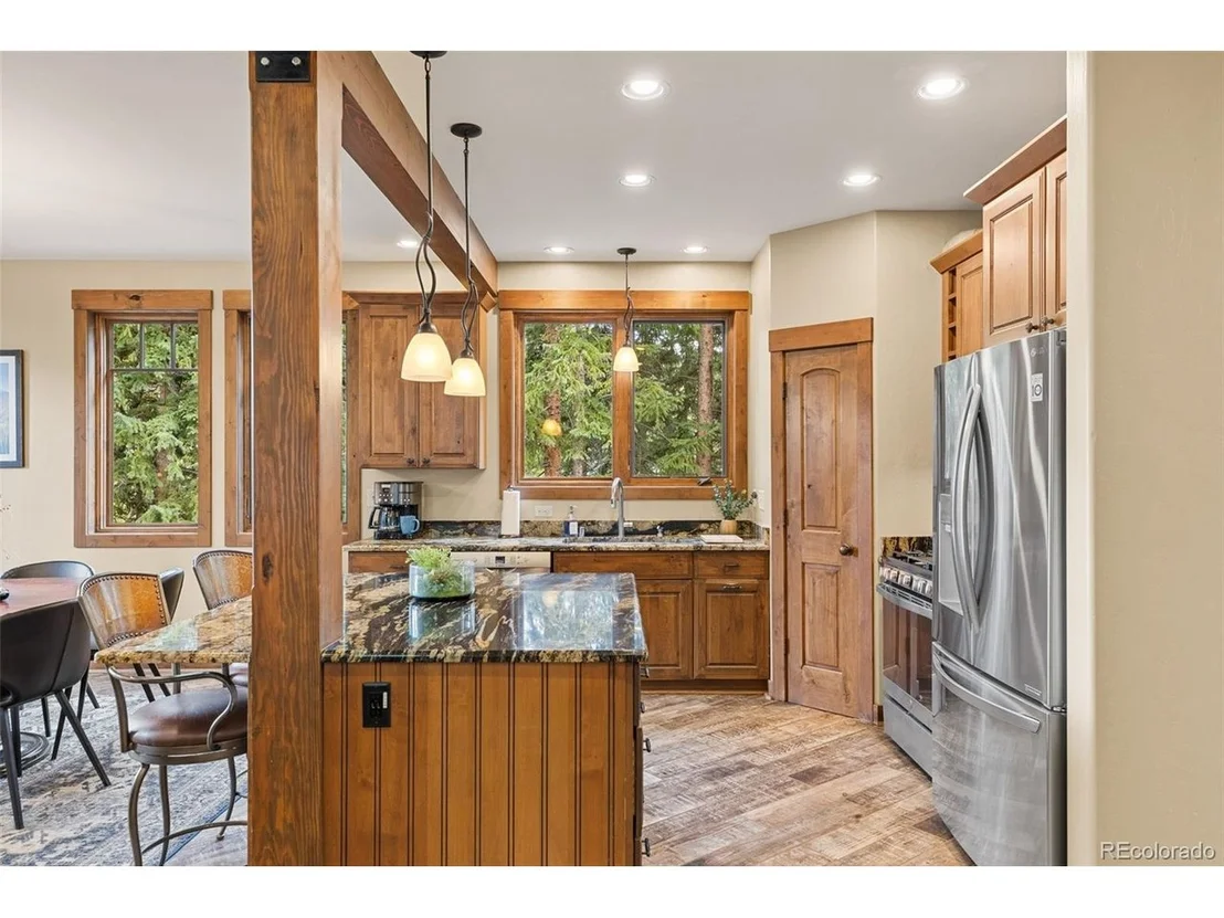 Photo of 861 High Point Dr