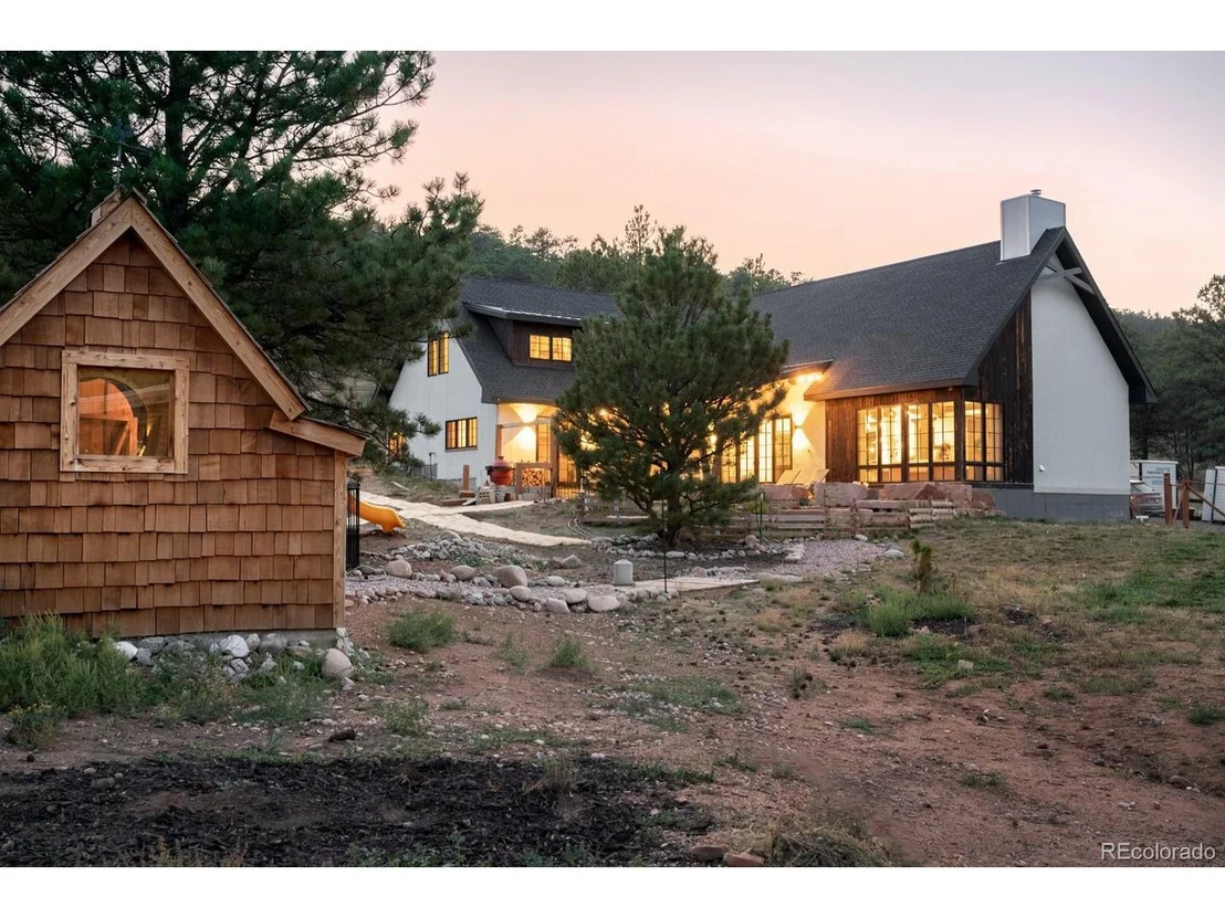 Photo of 800 Blue Mountain Trl