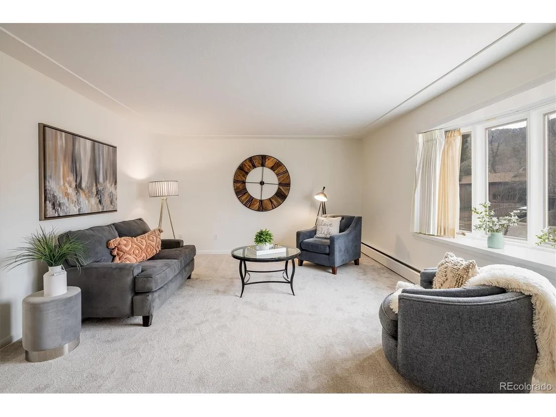 Photo of 350 Auburn St