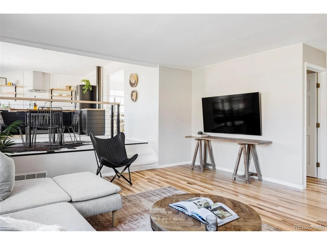 Photo of 8174 Field Cir