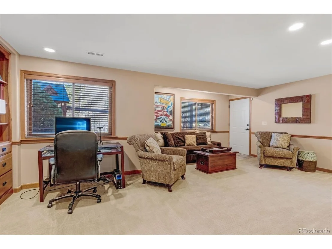 Photo of 935 Meadow Run