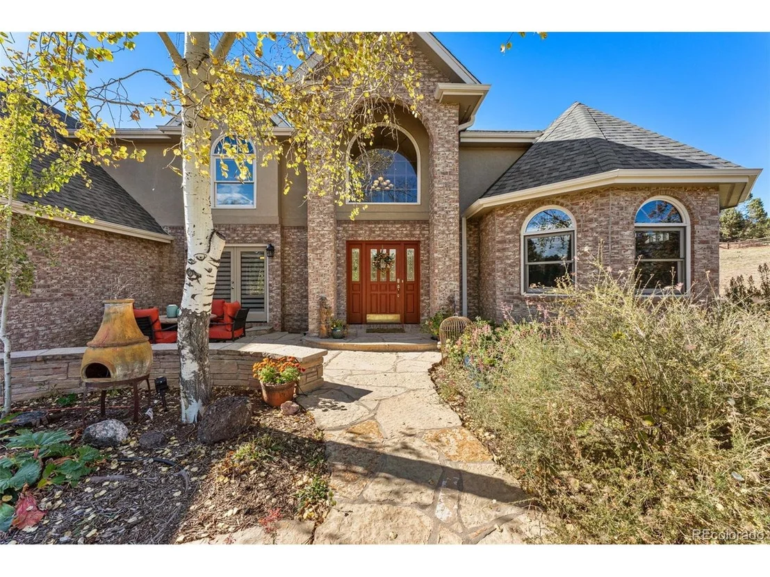 Photo of 6137 Colorow Dr