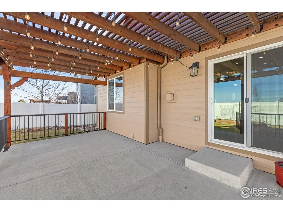 Photo of 6038 Carmon Dr
