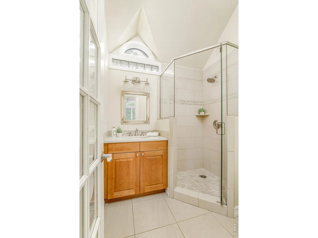 Photo of 1550 Poplar Ave