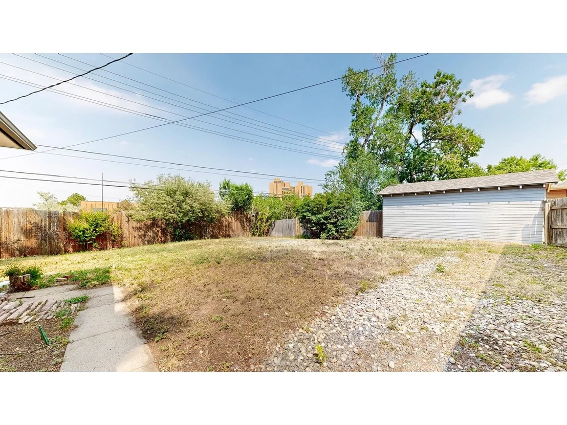 Photo of 3025 Moorhead Ave