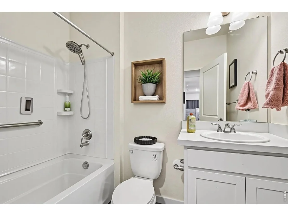 Photo of 225 Swallow Rd