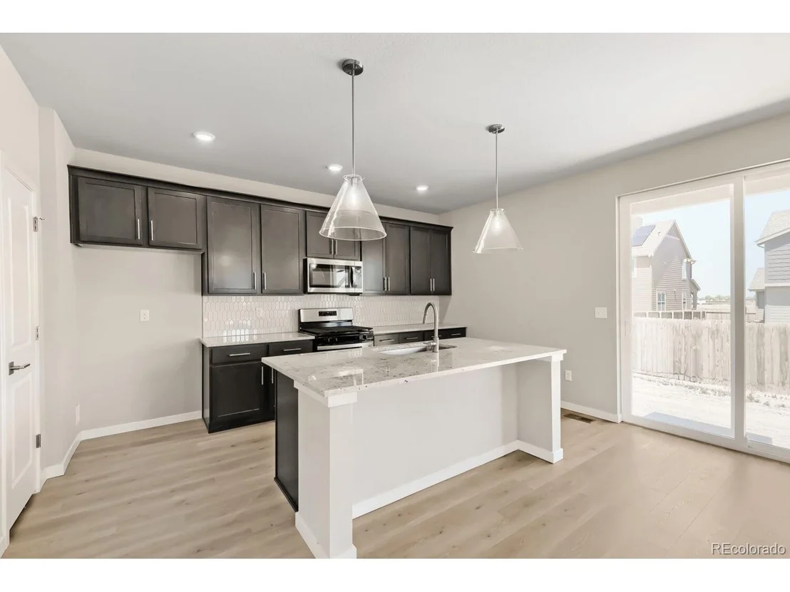 Photo of 46435 Heritage Ave