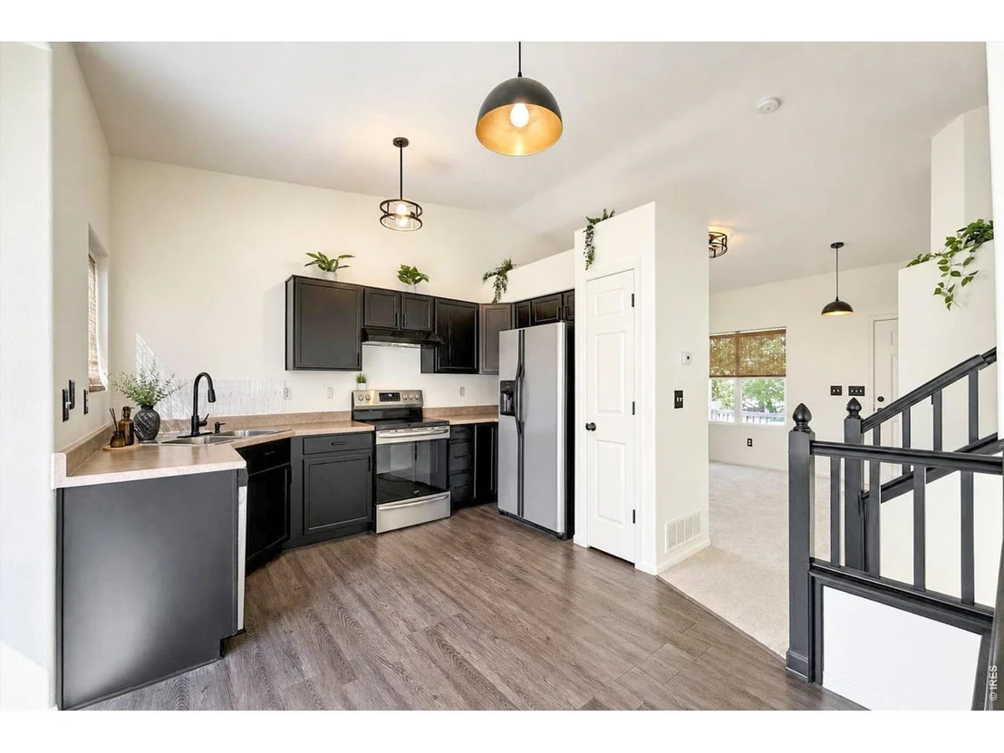 Photo of 1104 Fall River Cir
