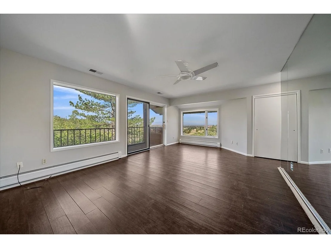 Photo of 560 Valley Rd