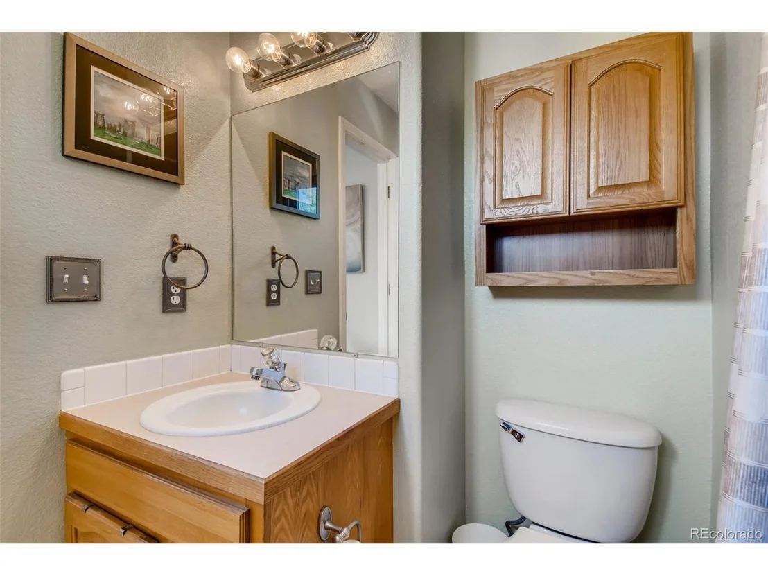 Photo of 525 Hawthorn Cir