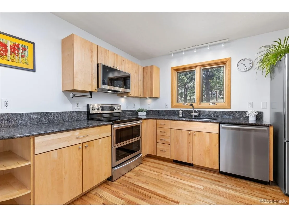 Photo of 84 Albert Dr