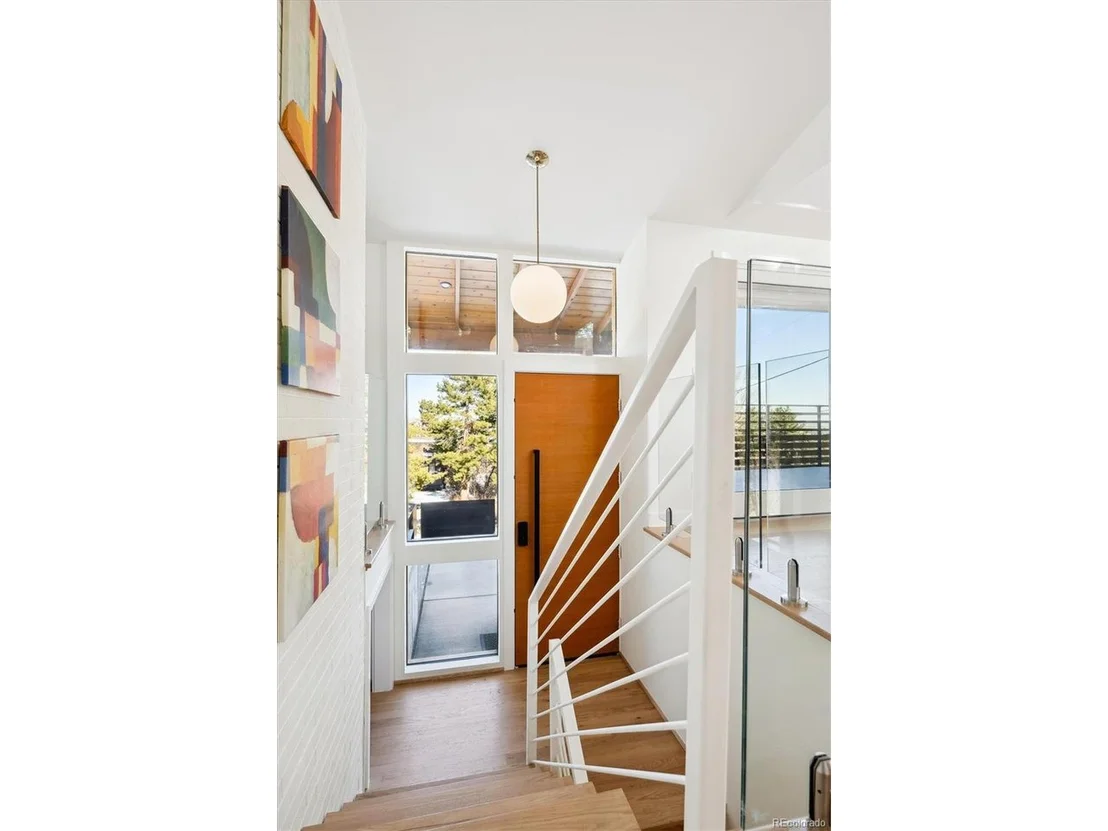 Photo of 14800 Foothill Rd