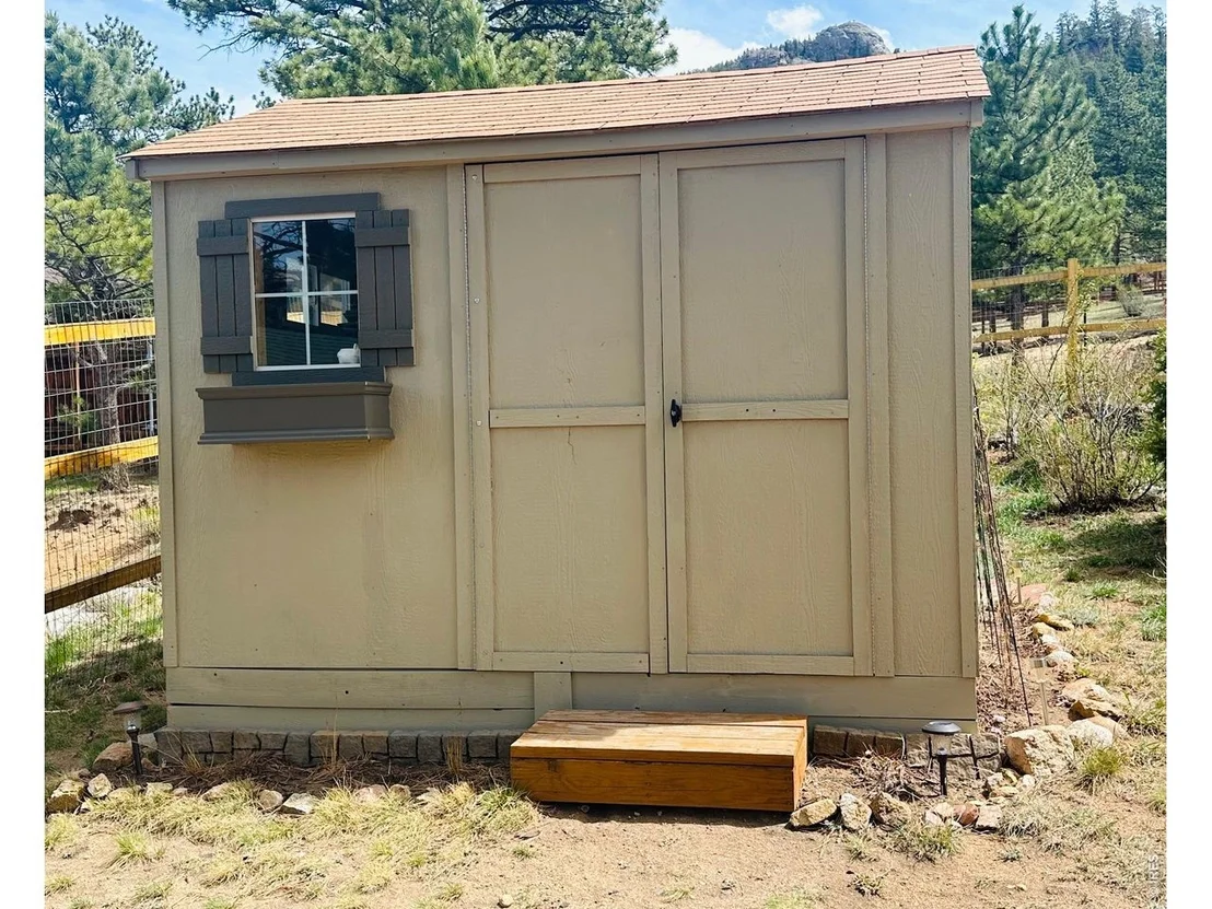 Photo of 820 Riverside Dr